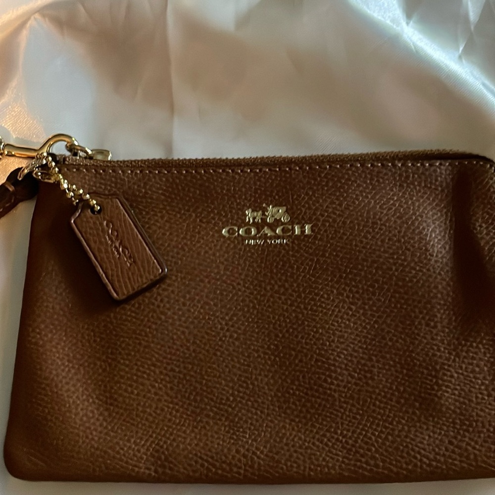 Coach wristlet 6x4.     EN